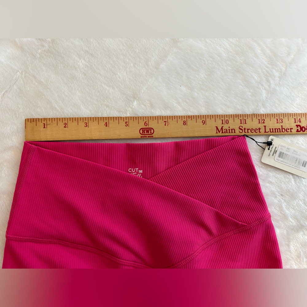 Cut the Frills Pink Biker Shorts Medium NWT - Picture 9 of 9